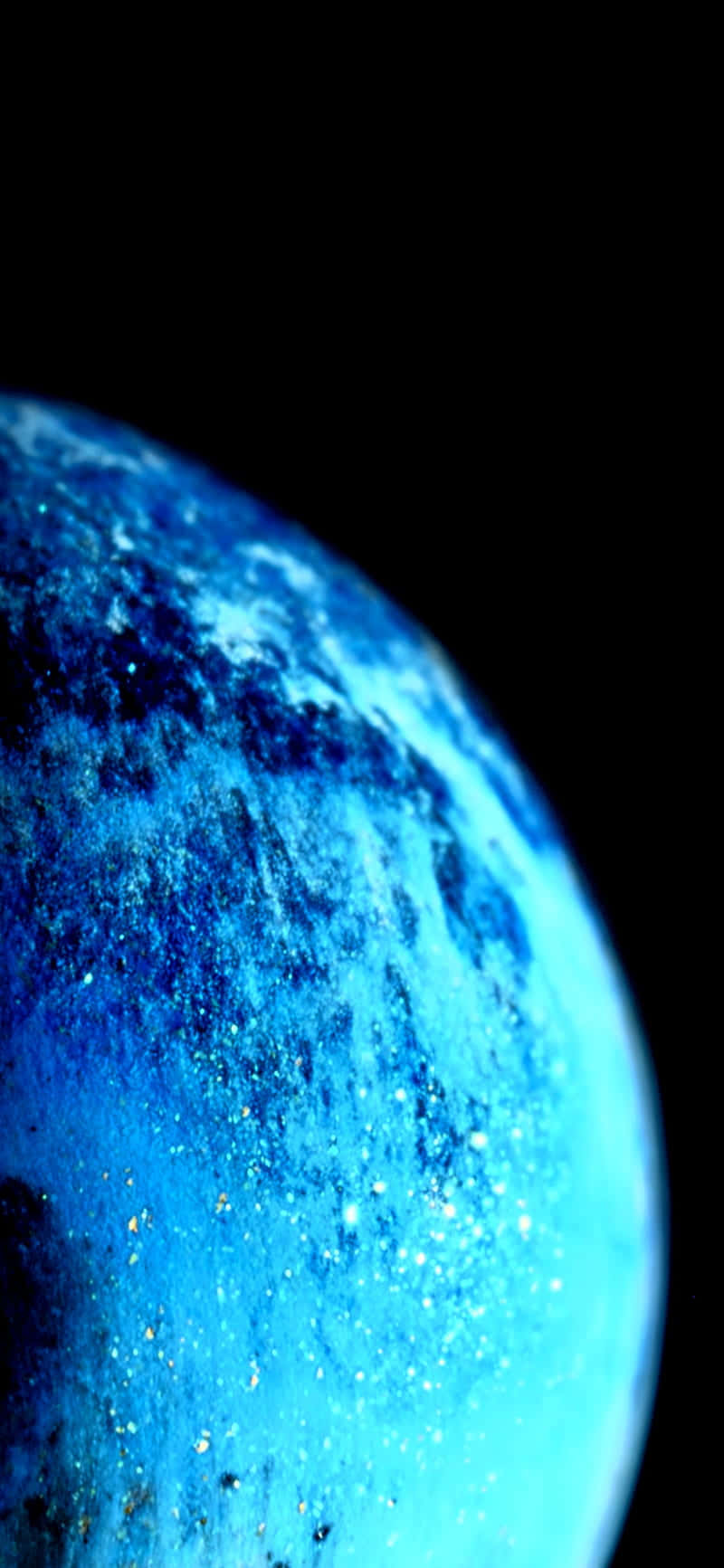 黒い背景に浮かぶ青い惑星 壁紙