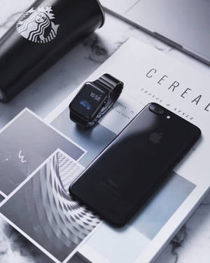 Apple Watch とジェットブラックiPhone壁紙 — Apple Watch 壁紙