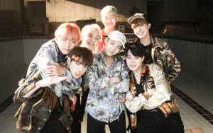 BTS「Fire」MVグループ写真の壁紙 — Bts グループ写真 GIF 壁紙