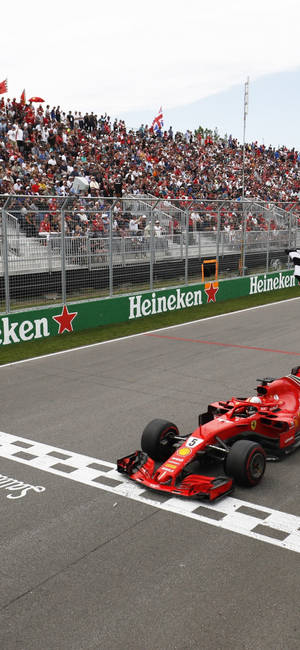 F1 iPhone ベッテル フィニッシュライン — Samsung S23 Ultra 壁紙