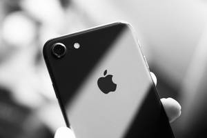 iPhone 8 グレースケール