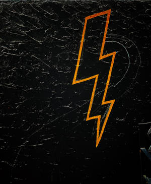 黄色のLightningロゴの壁紙 — Galaxy Z Fold 5 壁紙