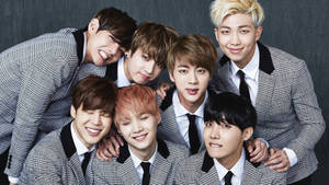 グレースーツのBTSキュートな美学 — Bts グループ写真 GIF 壁紙