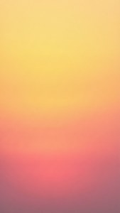 滑らかな黄色とピンクの夕焼けグラデーションが、クリーンでミニマルなiPhoneの美観を演出します。 — iPhone 7 Plus 壁紙