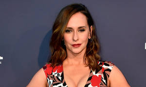 ジェニファー・ラブ・ヒューイットの魅惑的な表情の壁紙