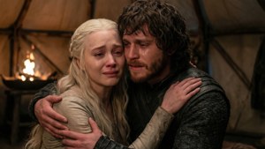 ジョン・スノウとデナーリス・ターガリエンが感動的な瞬間を共有する — ゲーム・オブ・スローンズ シーズン8 壁紙