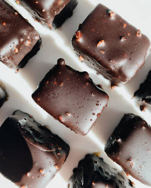 チョコレートのトップビュー写真の壁紙。 — 4:5 壁紙