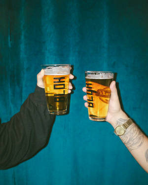 美しいビールグラスの壁紙 — 4:5 壁紙