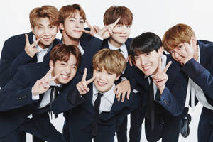 ピースサインがクールなBTSノートパソコン壁紙 — 방탄소년단 감성 壁紙