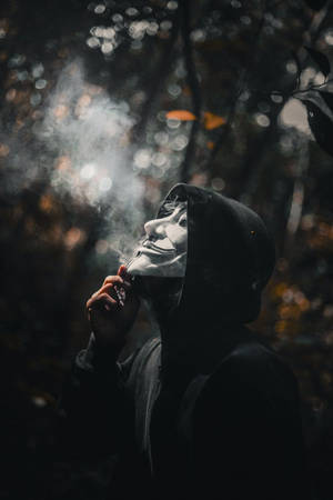 匿名少年の煙 — ダーク 壁紙