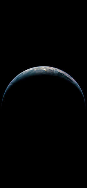 iPhone Earth — Pixel 7a 壁紙
