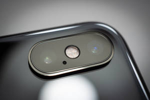 スペースグレイのiPhone Xs壁紙 — iPhone Xs 壁紙