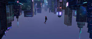 落下するスパイダーマンの壁紙。
