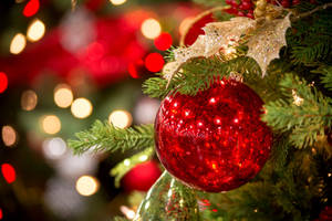 赤いクリスマスツリーオーナメント