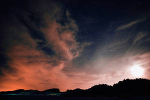 ピンクの夜空と雲の壁紙